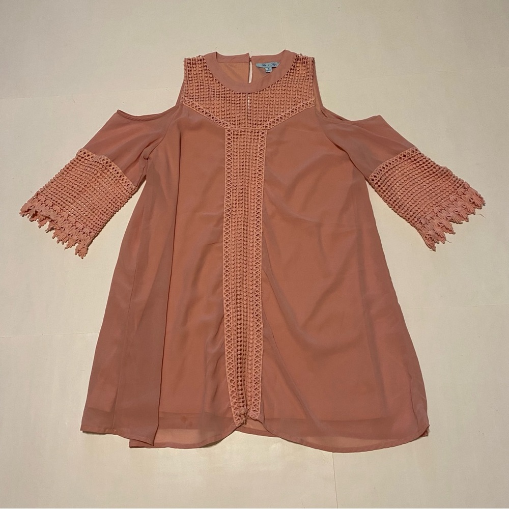 ⭐️She + Sky pink top size small